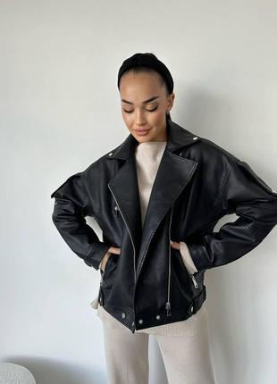 Черная женская куртка-косуха из качественной эко-кожи на подкл...