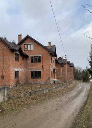 Готельно-ресторанний комплекс в с. Микуличин