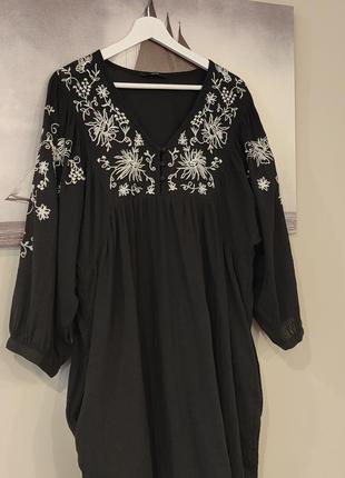 Черное платье с хлопка с  вышивкой george