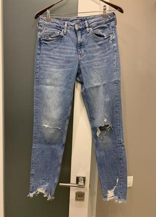 Красивые рваные джинсы стрейч h&m с необработанными краями