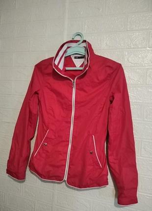 Куртка, ветровка красная женская с карманами