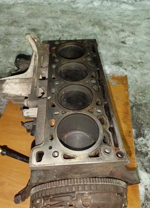 Блок двигателя в сборе Renault Laguna 1 1.6 16v k4m F 720 D088454