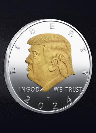 Памятная монета в кошелек Дональд Трамп президент США двухцветная