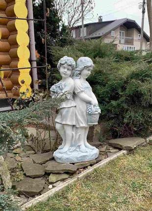 Садовая фигура, статуэтка Детки с цветами для декора сада изго...