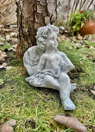 Садовая фигура, статуэтка Ангел с опущеной ногой для декора са...