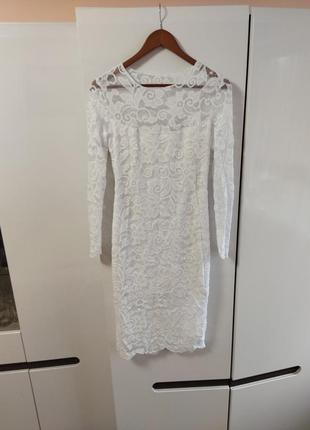 Платье белое крупное