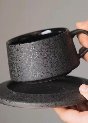 Чорна матова керамічна чашка з блюдцем