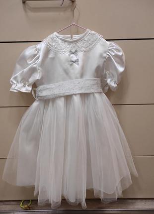 Белоснежное платье для маленькой принцессы