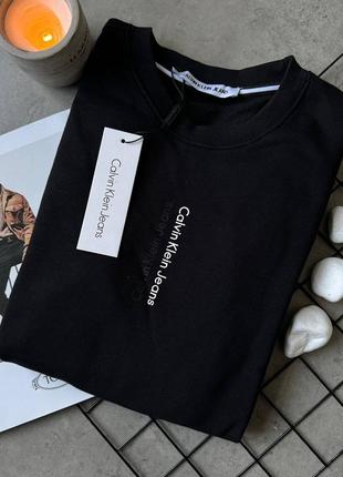 Кофта в стиле calvin klein