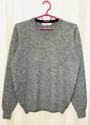 Базовий светр зі 100% кашеміру з v-подібним не глибоким вирізо...