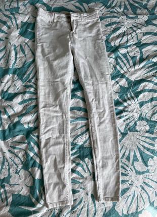 білі джинси, білі штани