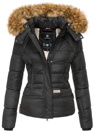 Женская зимняя стеганая куртка на теплой подкладке чёрного цве...