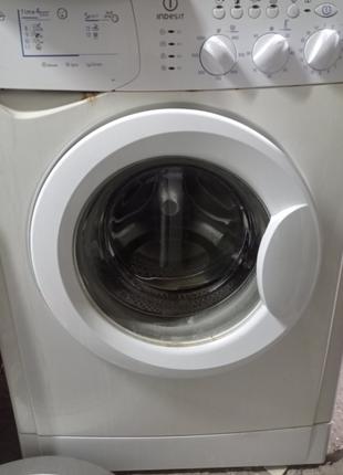Люк стиральной машины Indesit