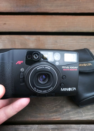Плівковий фотоапарат minolta