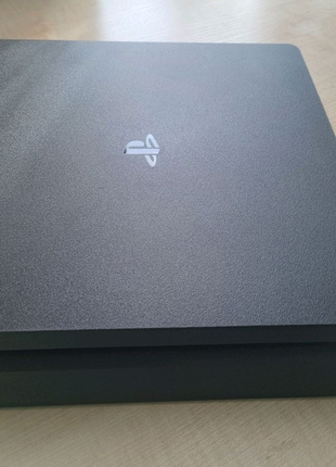 PlayStation 4 slim 1tb