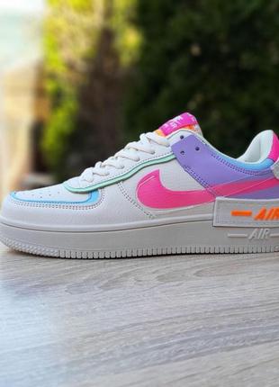 Женские кроссовки nike air force 1 shadow бежеві з малиною