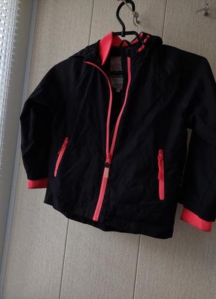 Ветровка куртка на весну черная на 5-6 лет р 104-110