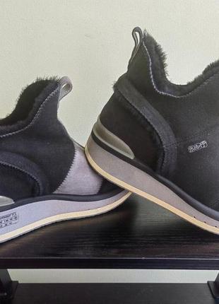 Нюанс жіночі замшеві черевики на хутрі deckers x lab ko-z snpr...