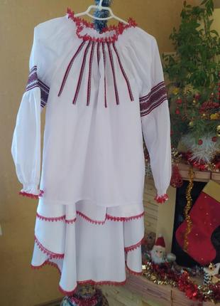Вышитый костюм бело красный вишиванка и юбка под вышиванку