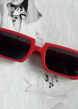 Солнцезащитные очки прямоугольные в широкой оправе Красный с ч...