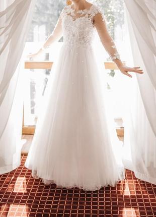 Чарівна весільна біла сукня