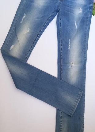 Женские летние джинсы с небольшими дырками