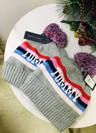 Шапочка для девочки флис с помпом в полоску Tommy hilfiger том...