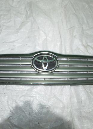 Решітка радіатора дорест Toyota Avensis T25 2003-2008