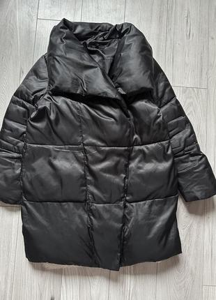 Куртка демисезон черная удлиненная с воротником пальто