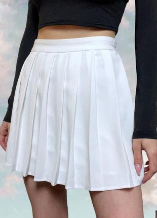 Белая короткая теннисная юбка большого размера