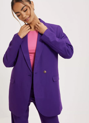 Базовий подовжений фіолетовий піджак від преміального бренду jjxx