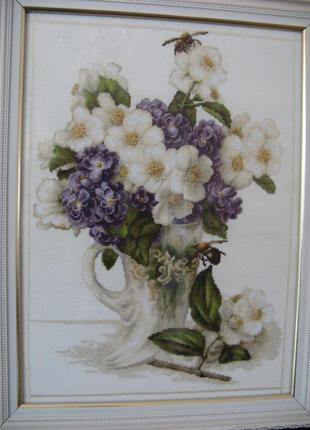 Картина вышитая мелким крестиком, ваза с цветами, 46х36