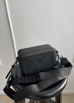Жіноча чорна сумочка