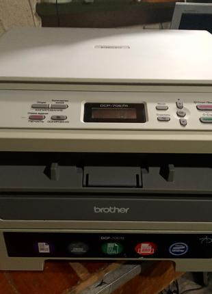 МФУ Лазерное Brother DCP-7057R принтер копир сканер