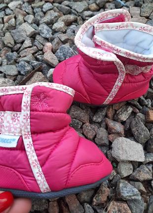 Дитячі яскраві теплі зимові демісезонні пінетки чобітки 0-6 міс,