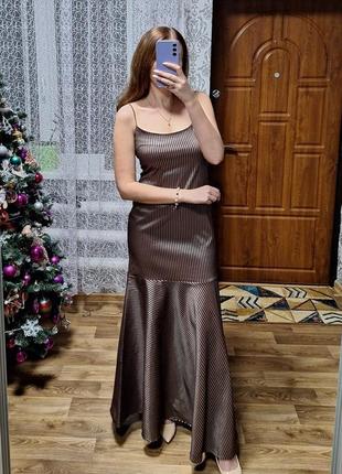Длинное платье к полу коричневое вечернее