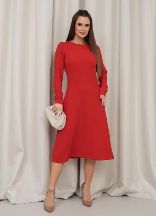 Красное платье классического силуэта, размер S