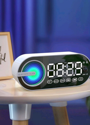 Настільний годинник з FM та Bluetooth