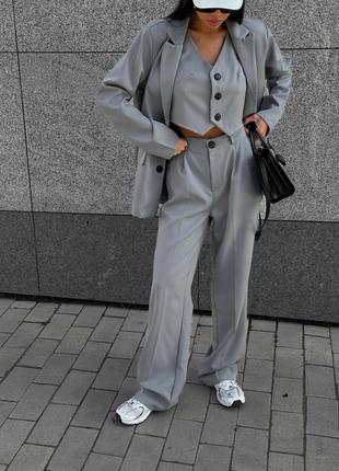 Женский брючный костюм (пиджак оверсайз+свободные брюки+жилет)...