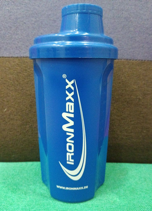 Шейкер ironmaxx для спортивного харчування 700 ml.