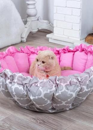 Лежанка для кота и собаки корзина серая с розовым