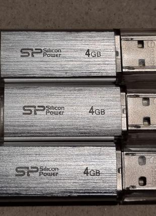 Флешка 4 ГБ Silicon Power 4.75-7.48/10.8-15.8 4гб белая