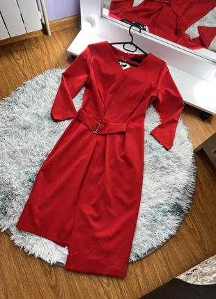 Платье красное элегантно-разделовое