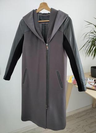 Женское серое пальто с кожаными вставками udekasi