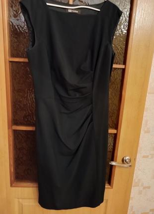 Платье черная приталенная