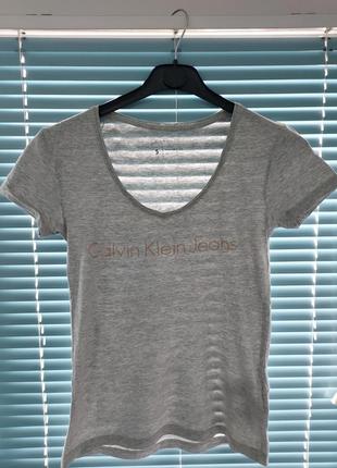 Женская футболка calvin klein (s-m)