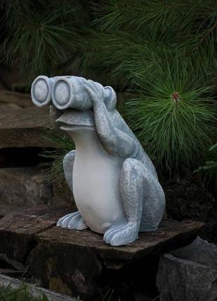 Садовая фигура, статуэтка Лягушка с биноклем для декора сада и...