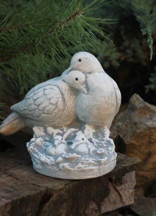 Садовая фигура, статуэтка Пара голубей для декора сада изготов...