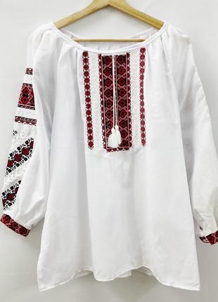 Традиционная женская вышиванка белая