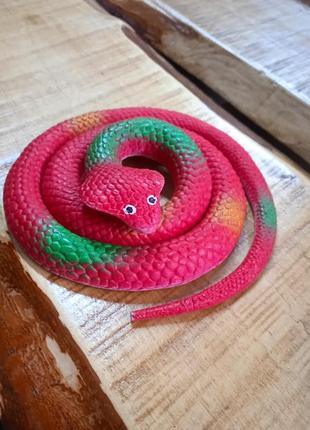 Игрушка резиновая красная змея 70 см